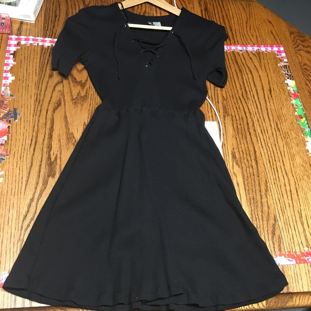 NWOT Cute Black Dress With Ties
